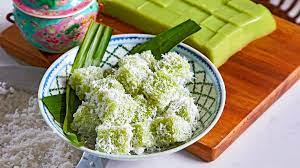 This kuih kosui is a very popular asian snack and have been made by quite a number of bloggers i love the aroma of the gula melaka (palm sugar) and pandan flavours mixed with grated white coconut. This Pandan Kaya Kueh Ko Swee Is The Chinese New Year Dessert You Need