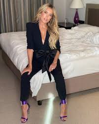 If there is a lady who has captured your heart and you cannot imagine your life without her, you need to tell her some most romantic words so that she can know how much you adore her. Sylvie Meis On Instagram Early Morning Glam For The Buntebeautydays Seeyouthere Straight2themax Werbung