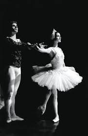 Da lei e dalla danza ho imparato l'amore per lo sport». Carla Fracci E Rudolf Nureyev Milano 1974 Giorgio Lotti Rudolf Nureyev Danza Ballerino