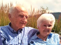 Alumni couple celebrates 75 years of marriage