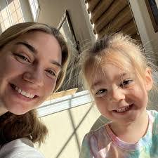 Lindsey Welsh's Instagram, Twitter & Facebook