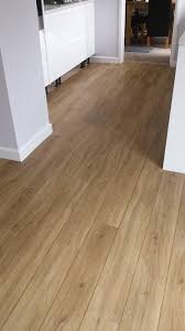 Bristol Flooring Colonia English Oak 4435 With Classic Oak Marquetry Strip Camaro Flooring Flooring Floor Installation