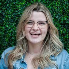 Etta Myers's Instagram, Twitter & Facebook