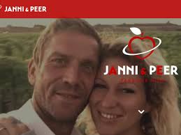 Die zweifache mutter janni hönscheid und ihr ehemann haben diese woche ihren dritten hochzeitstag gefeiert janni hönscheid meldet sich mit rührenden worten zu ihrem hochzeitstag. Adam Und Eva Bei Rtl Janni Honscheid Und Peer Kusmagk Schreiben Liebes Tagebuch Shz De