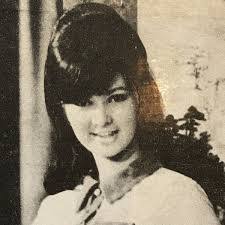 Jeanne Young's Instagram, Twitter & Facebook