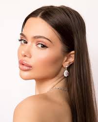 Yoka Iizuka (@yokaiizuka) • Instagram photos and videos