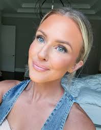 ⚡️Date night glam!!! I will link all of the products I used below + the  link to my outfit! Happy Friday friends!!! 💋FULL Makeup Details:  http://p.yq.link/08e0rd9a8 ✨Outfit: https://urlgeni.us/amzn/8-9OOTDNH