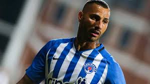 Yayıncı kuruluştan yapılan açıklamaya göre kasımpaşa portekizli oyuncuyu kadrosuna kattı. Officiel Ricardo Quaresma Signe Au Vitoria Guimaraes