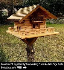 You Can Make Your Wooden Feeder As Simple Or Extravagant As You Desire According To Your Level Of Exp Dekorative Vogelhauser Vogelhaus Rustikale Vogelhauschen