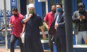 21 disember 1984) merupakan seorang usahawan dan pendakwah islam malaysia berbangsa cina. G5ubpnovndvebm