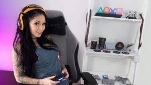 VIDEO: Sexy streamerka odhalila nechutný trend mezi hráčskou komunitou! Co  hrozného streamerce lidé psali? - Lajk