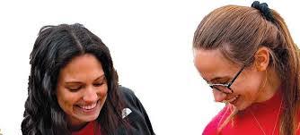 Kia Lor's Instagram, Twitter & Facebook