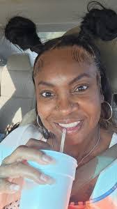 Roslyn Ingram's Instagram, Twitter & Facebook