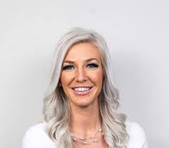 Karen Peck's Instagram, Twitter & Facebook