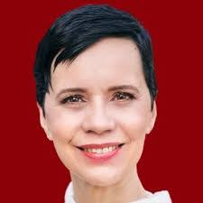 Ashley Redick's Instagram, Twitter & Facebook