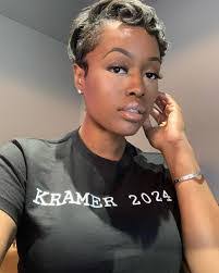 Renee Kramer's Instagram, Twitter & Facebook