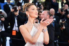 Hadid's modeling career started with a flynn skye commercial project. Bella Hadid Accuses Instagram Of Bullying After Removing Her Proud Palestinian Post Daily Sabah