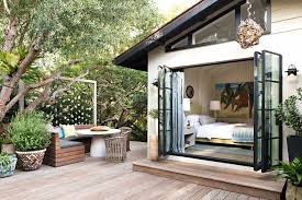 You Won T Believe How Many Rooms Are In This Tiny House Petit Bungalow Bungalow Decoration Maison