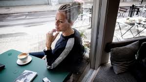 För under masken dolde sig fotbollsstjärnan lotta schelin, 37. Lotta Schelin Om Sin Nya Bok I Huvudet Pa Lotta Schelin Dn Se