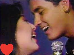 What's the most touching line from an RT love song? 💖☺️🎸