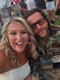 Who saw my pompom coronation crafts reel a few days ago? Well I upped the  anti with some multi-coloured 🇬🇧 pom-poms next and then went