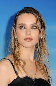 147 Photos de Katherine Langford