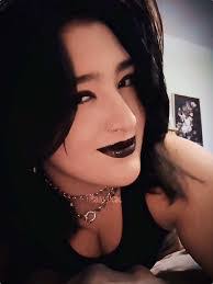 Gina Rhee's Instagram, Twitter & Facebook