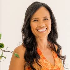 Caitlin Elgin's Instagram, Twitter & Facebook