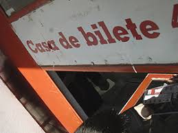 Barbatul sustine, ba chiar se jura ca nu a dat peste niciun magazin sau taraba cu martisoare. Dinamo A Vandut 7 500 De Bilete La Meciul Cu Steaua