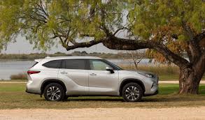 Toyota highlander suv's super bowl 2020 commercial ad on friday, ad age reported that toyota would be editing its commercial in the wake of kobe bryant's untimely death. Toyota Wants To Score A Touchdown With 2020 Highlander Super Bowl Ad Carscoops