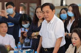 Anh dũng đưa ra ý tưởng bảo tồn, trồng 12 ngàn giống thuốc khiến tôi rất cảm động. Ziwusvytbqalom