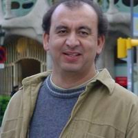 PDF) Modelo de formación en el periodismo digital o convergente: de lo  lineal a lo transmedia