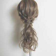 春に人気のスタイルといえば やっぱり ゆるふわアレンジ そんなゆるふわヘアは ぶきっちょさんだって 可憐な女 を簡単に演出出来ちゃうんですよ そこで今回は 春の簡単ゆるふわアレンジについてご紹介いたします 簡単 ヘアアレンジ ヘアアレンジ 簡単ヘア