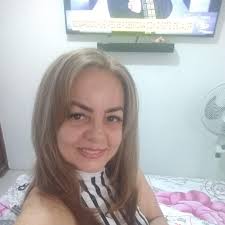 No juzgues el proceso espiritual de alguien según su comportamiento. El  proceso espiritual está más allá de las formas del cuerpo y la mente".  -Sadhguru #SadhguruEspañol #Frasesdesadhguru #FrasesEspañol