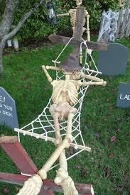 Over 19 Hilarious Skeleton Decorations For Your Yard On Halloween Funny Halloween Decorations Halloween Outdoor Decorations Halloween Camping