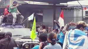 Mahasiswa tolak jabatan presiden 3 periode, . Breaking News Demo Buruh Ancam Duduki Gedung Pendopo Sukabumi