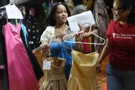 Prom dresses might not be the first thing that comes to mind when you think of forever 21, but the fast fashion chain actually sells more than cheap summer dresses and graphic tees. Ø§ØµØ·ÙÙØ§ Ø­Ø¯ÙÙØ© Ø¨Ø·Ø§Ø·Ø§ Prom Dresses Nyc Cabuildingbridges Org