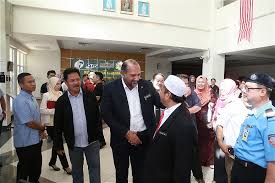 Poster mengenai perutusan itu dimuat naik di facebook rasmi muhyiddin yassin. Photo Gallery Category Perjumpaan Yb Menteri Bersama Warga Kementerian Di Kompleks Kkmm Kota Kinabalu Sabah Pada 20 Julai 2018 Image Perjumpaan Yb Menteri Bersama Warga Kementerian Di Kompleks Kkmm Kota