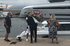 (not only were they photographed by paparazzi, but lopez even made their rekindled romance instagram official by sharing a picture of herself and the. Q1vq2tevljlfam