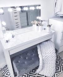 White Makeup Vanity Marble Countertop White Blanket Grey Velvet Ottoman In 2020 Stylish Bedroom Bedroom Vanity Bedroom Decor