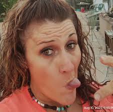 Trainer Susan Crowell (daughter of trainer Charley Harvatt with “Bantu”  owned by Neil and Laura Ryan Barrish! Susan is an all around horseman/  woman lol with a lifetime of experience! She's great