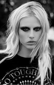 Lepotica zaradi tampona ostala brez noge