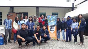 Banyak macam tempat jual perabotan rumah tangga mulai dari yang berbahan plastik hingga yang berbahan alumunium. Jual Barang Bekas Beragam Perabotan Rumah Tangga Di Garage Sale Teknik Lingkungan Usu Tribun Medan