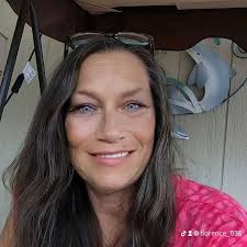 Florence Manning (@florence_038)