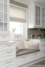 white kitchen cabinets lots of drawers ev ic mekanlari ic mekan fikirleri ev icin