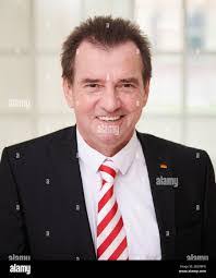 Steven Bretz's Instagram, Twitter & Facebook