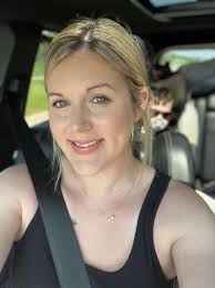 Seint makeup for on-the-go touch-ups