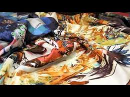 Kullanim Rahatligi Saglayan Ozel Dokulu Aker Tivil Esarplar Hakkinda Bilmeniz Gerekenleri Moda Ve Stil Danismani Busra Erdogan Aker Kadinlar K Kadin Stil Esarp