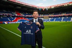 Lionel messi discusses psg move with mauricio pochettino. O6bqapbm7w01rm