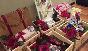 Gambar gubahan hiasan kasut hantaran terkini cantik memukau! Jenis Jenis Barang Hantaran Yang Boleh Dijadikan Panduan Kharisma Katering